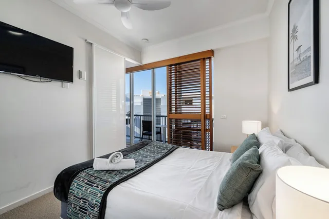 2 Bedroom Rooftop Poolside Tower، Rolling Surf Resort 4/9