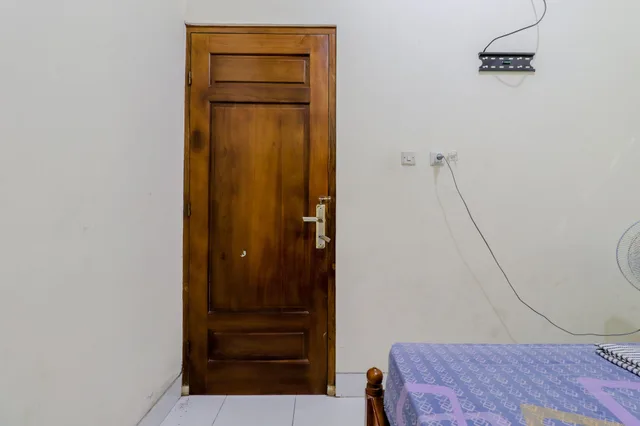 Standard, Double Bed, with Fan، Penginapan Barokah by ZUZU 10/10