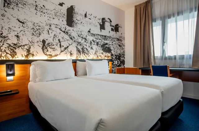 غرفة كلاسيكية بسريرين منفصلين، Holiday Inn Express Onda 3/4
