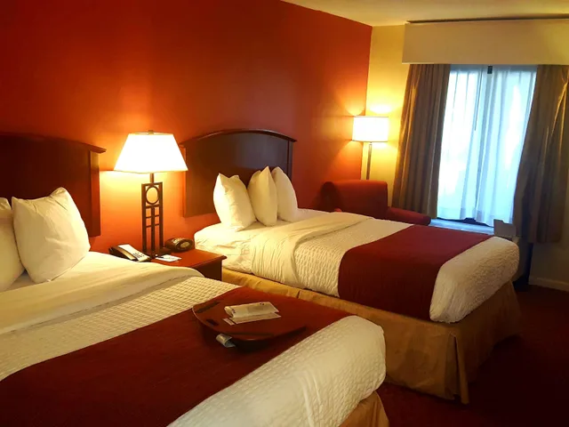 Room, 2 Double Beds, Exterior Entrance، Best Western Hickory 4/7
