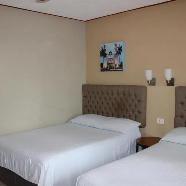غرفة بسرير مزدوج أو سريرين منفصلين بإطلالة على المسبح، SUITE HOTEL MARIA DE LA LUZ 1/10