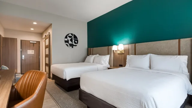 غرفة قياسية بسريرين كوين لذوي الإعاقة، Holiday Inn Nashville Airport, an IHG Hotel 2/5