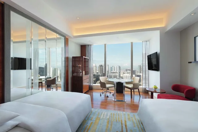 غرفة ديلوكس بسريرين مزدوجين، Grand Hyatt Manila 1/8