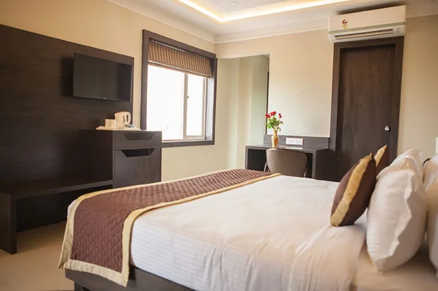 غرفة ديلوكس بسرير مزدوج بإطلالة على المدينة للمدخنين، Hotel Rg Inn 2/8