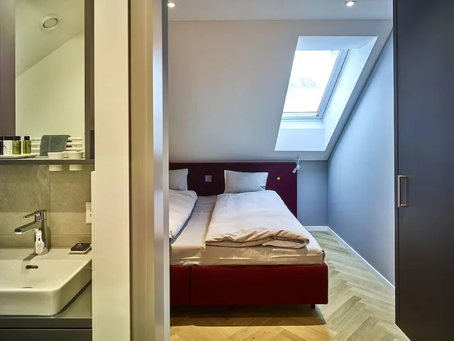 Standard, Double Bed, Small, Attic, Hotel Bellevue Terminus 5/5