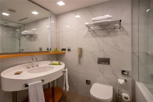 Luxury, Double or Twin Bed, Doubletree By Hilton Hotel Istanbul - Moda 4/4