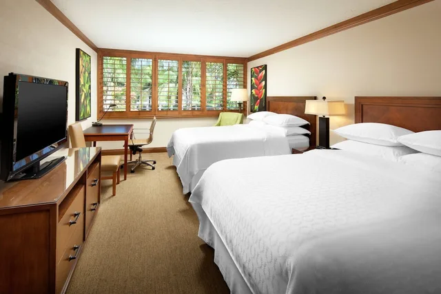 جناح كلوب بسريرين كوين بغرفة نوم واحدة مع أريكة، SHERATON LA JOLLA HOTEL 3/8