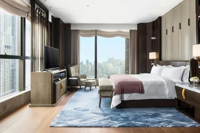 جناح بسرير كينج بإطلالة على المرفأ بغرفة نوم واحدة، The St. Regis Hong Kong 1/3