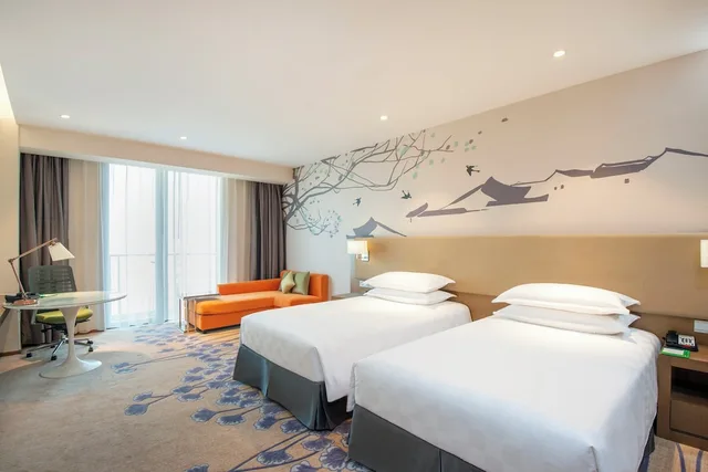 غرفة قياسية بسرير كينج بشرفة، Holiday Inn Chengdu High-Tech Center 4/7