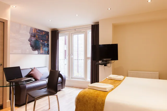 2 Bedrooms, Open Plan, Apartment, Twin Beds, Sofa, Staycity Aparthotels West End 9/10