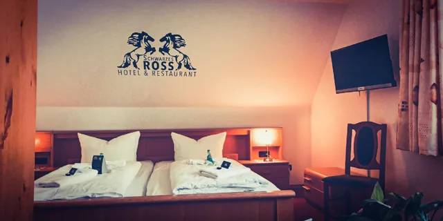 غرفة رباعية بأربعة أسرّة، Hotel Restaurant Schwarzes Ross 2/4