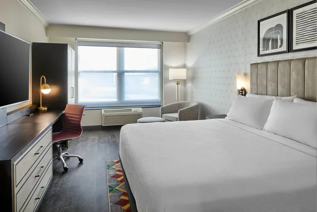 غرفة قياسية بسرير مزدوج، Hotel Indigo Cleveland Downtown 1/2