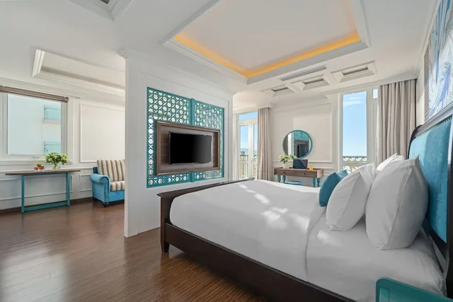 جناح تنفيذي بسرير كينج بإطلالة على البحر بشرفة، PARACEL DANANG HOTEL 1/2