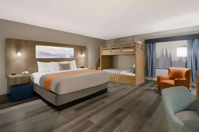 Upgrade, Suite, King and Twin Beds, Graystone Lodge, an Ascend Collection Hotel 3/10