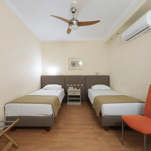 غرفة بسريرين منفصلين لذوي الإعاقة، Capsis Hotel Thessaloniki 1/10