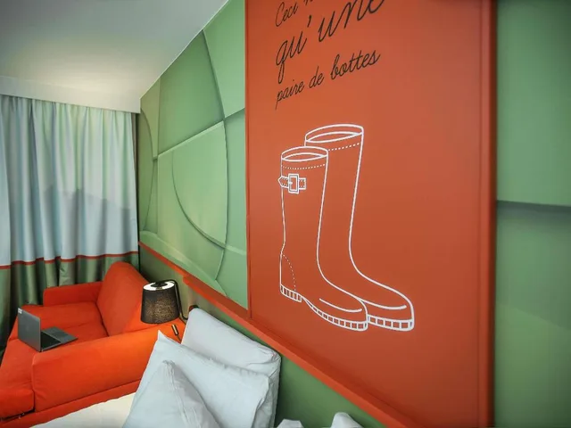 غرفة سوبيريور بسرير كوين مع أريكة، Hotel Mercure Lisieux Normandie 5/6