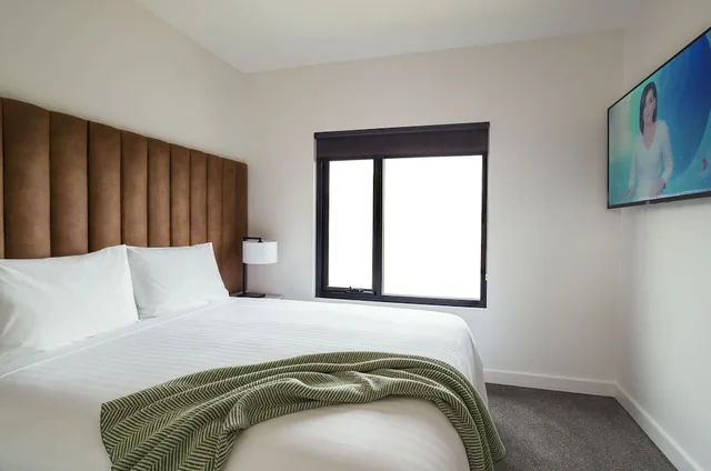 2 Bedrooms, Villa, 2 King Beds, Pool Side, Sofa، Berri Hotel 1/2
