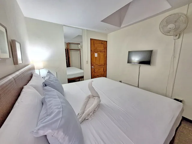 جناح بسرير كينج مع أريكة، Colours Oasis Resort 6/10