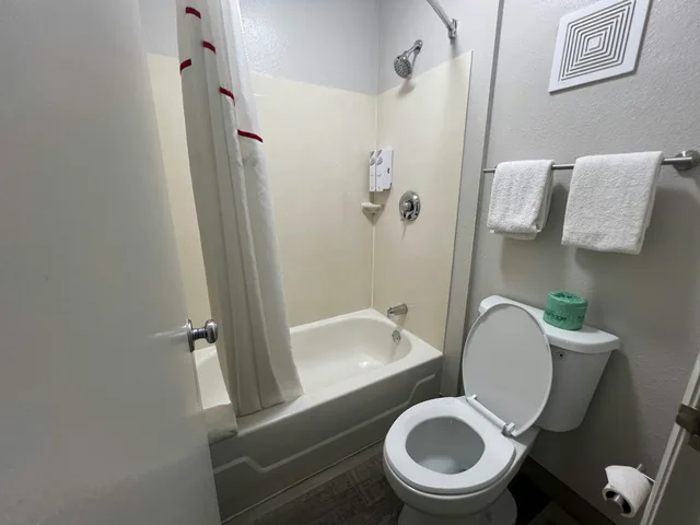 غرفة سوبيريور بسرير كينج لذوي الإعاقة، Red Roof Inn Lexington South 3/3