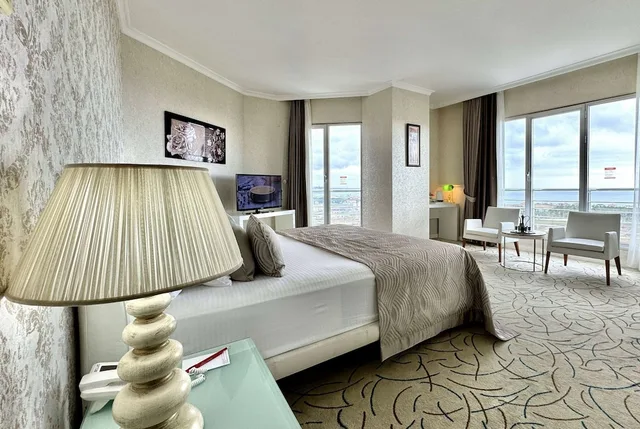 Deluxe, Suite, King Bed, Sea and City View, Ramada By Wyndham Tekirdag 1/3