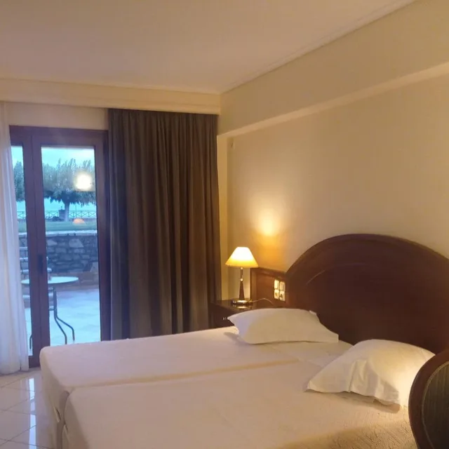 غرفة بسرير مزدوج بإطلالة على الحديقة، Europa Beach Galaxidi 1/6