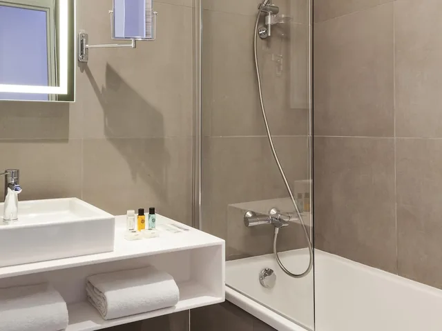 غرفة كلاسيكية بسرير مزدوج مع أريكة، Novotel Tours Centre Gare 9/9