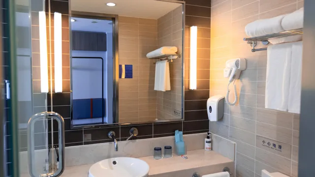 غرفة قياسية بسرير كوين للمدخنين، HOLIDAY INN EXPRESS NANTONG XINGHU 3/3