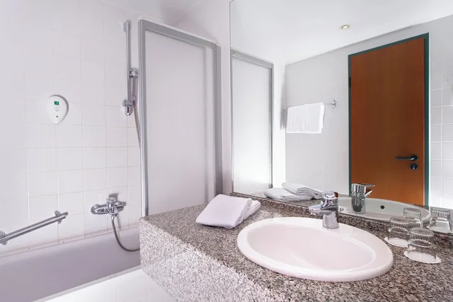 غرفة عائلية بسرير مزدوج مع أريكة، Congress Hotel Weimar by Mercure 2/3