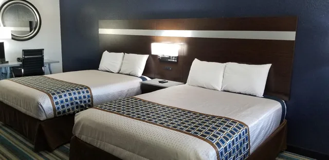 غرفة بسريرين كوين، HomeBridge Inn & Suites (Ex Howard Johnson Inn and Suites Beaumont) 1/2