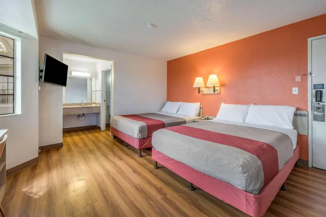 غرفة بسريرين كوين، Motel6 Fairfield, CA - North 7/10