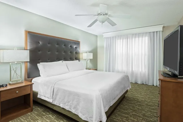 جناح بسرير كينج وسريرين كوين بغرفتي نوم لذوي الإعاقة، Homewood Suites by Hilton Holyoke-Springfield/North, MA 1/9