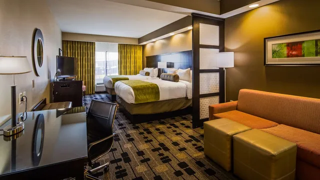 غرفة بسريرين كوين لذوي الإعاقة، Best Western Plus University Inn 3/3