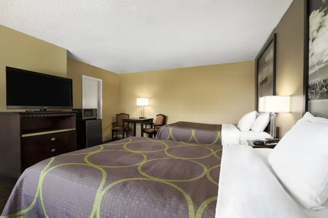 غرفة بسريرين مزدوجين، Super 8 by Wyndham Brockville 2/3