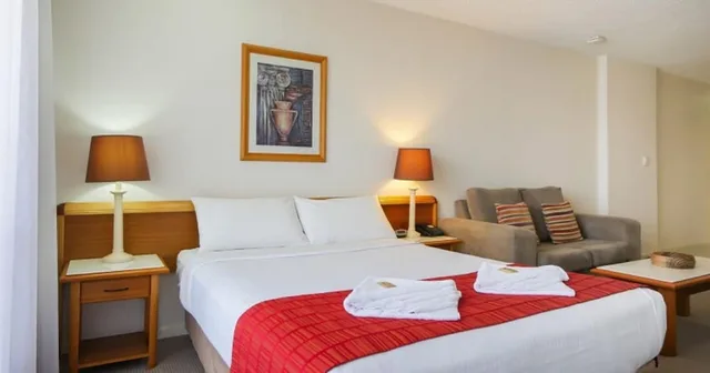 استوديو بسرير كوين، The Summit Apartments 3/8