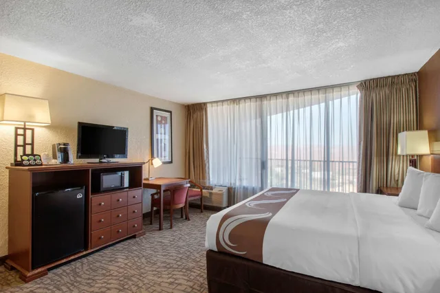 غرفة قياسية بسرير كينج بشرفة، Scenic View Inn - Lake Powell - Page AZ 1/8