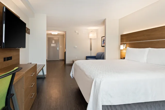 جناح بسرير كينج، Holiday Inn Express Hotel & Suites Largo-Clearwater 1/2
