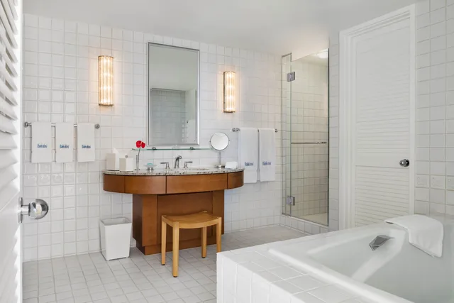 Junior Suite, Double Bed, Halekulani 2/2