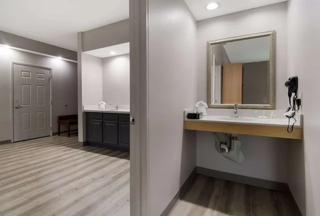 غرفة بسرير كينج لذوي الإعاقة، Quality Inn Goldsboro 5/5