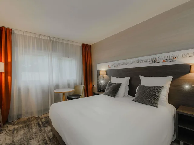 غرفة كلاسيكية بسرير مزدوج وسريرين منفصلين، Mercure Annecy Sud 2/4