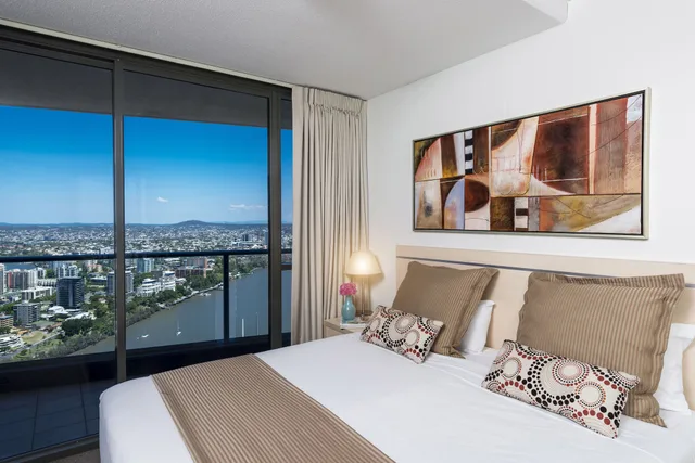3 Bedrooms, Apartment, Oaks Brisbane Aurora Suites 1/4