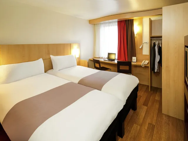 غرفة بسريرين منفصلين، Ibis Brussels Airport 2/8