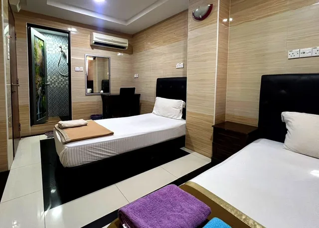 غرفة ثلاثية بسرير مزدوج وسرير فردي، Kota Damansara Boutique Hotel 2/3