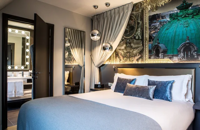 1 Bedroom, Suite, Queen Bed, Sofa, Hotel Indigo Paris - Opera by IHG 2/7