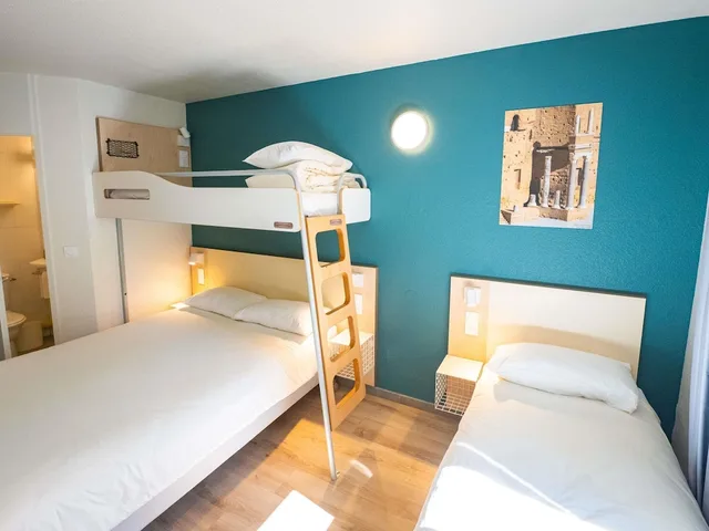 Family, 2 Double Beds, Ibis Budget Orange Echangeur A7 A9 1/1