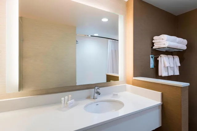 جناح بسرير كينج مع أريكة، Fairfield Inn Suites Dallas Waxahachie 2/3