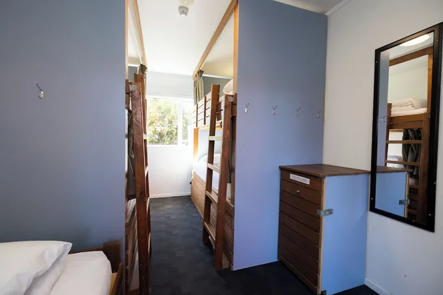 Bed in 5 Bed Dorm Ensuite، Haka House Taupo 4/4