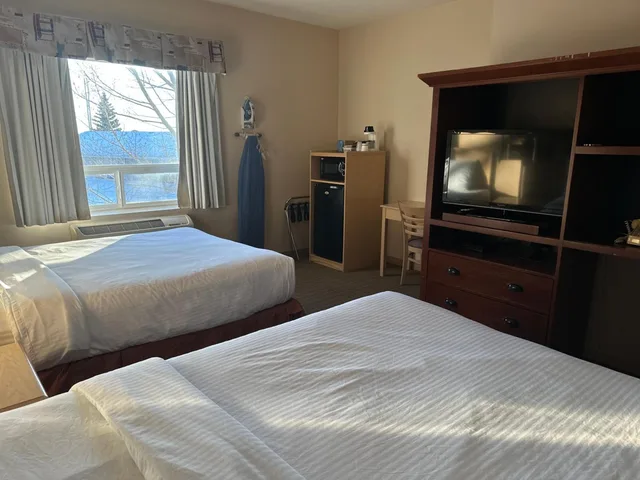 غرفة قياسية بسريرين كوين، Super 8 North Battleford 1/3