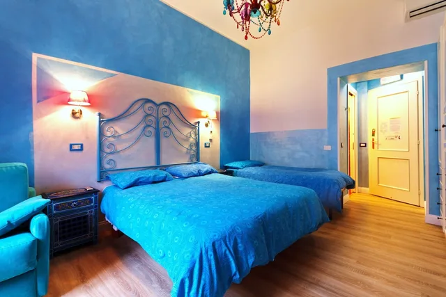 غرفة كلاسيكية ثلاثية بسرير فردي وسرير كوين، Dream Station Bed And Breakfast 2/7
