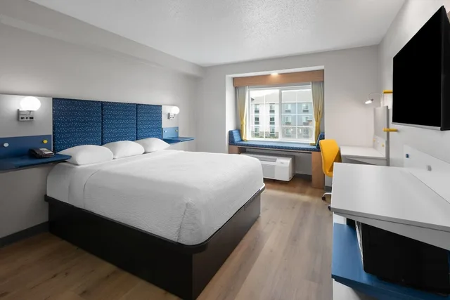 غرفة بسرير كوين، Microtel Inn Suites By Wyndham Sioux Falls 4/10