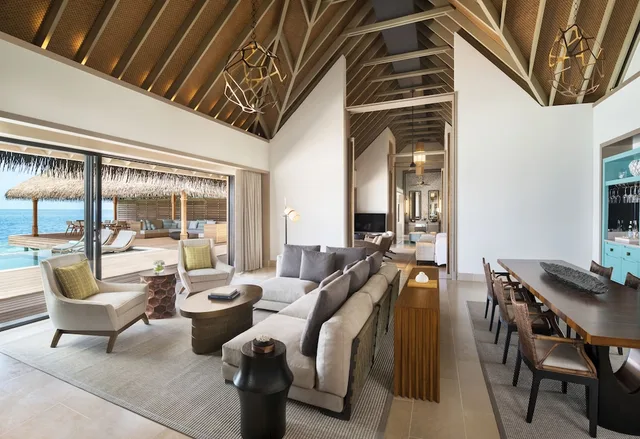2 Bedrooms, Overwater, Villa, 1 King and 2 Queen Beds, with Pool، Waldorf Astoria Maldives Ithaafushi 5/8
